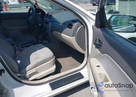 2012 Ford Fusion Se z USA, uszkodzony, nr VIN 3FAHP0HA8CR160536